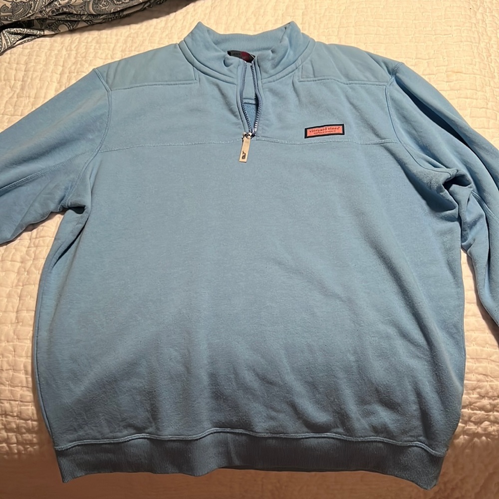 Vineyard vines mens blue pullover sweatshirt. Used.